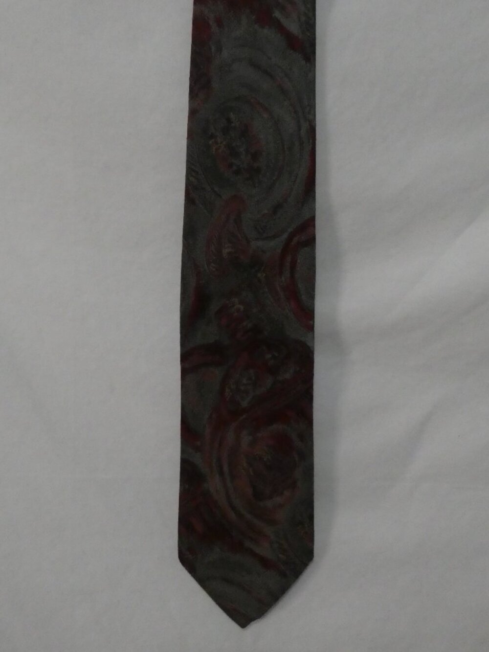 Vintage SAN DINO Made In Italy 100% Silk Abstract Paisley Necktie Maroon Grey